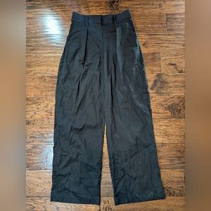 Lululemon Black Wide Leg Pleated Trousers in Black Size 6